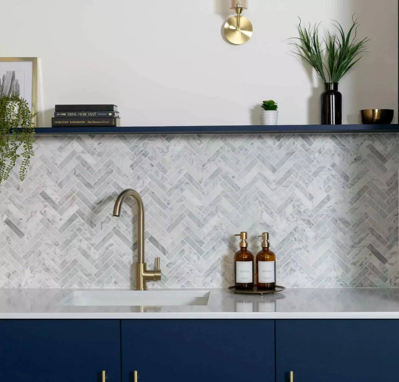 Mosaik Marmor Bianca Carrara C 75x23x10mm auf Matte
