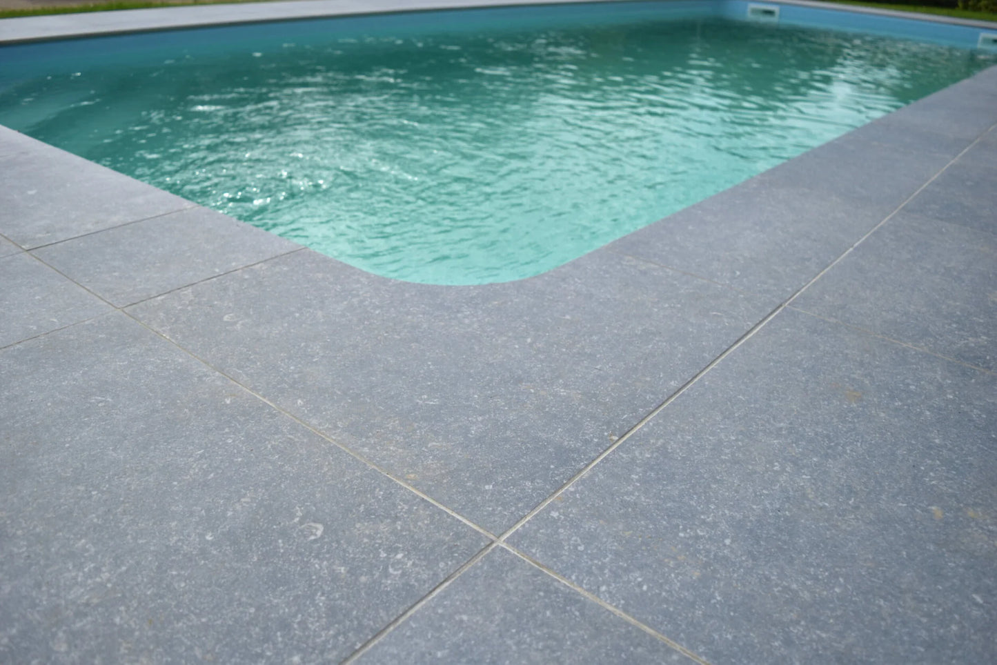 Pierre Bleu Noir 800 x 800 x 20 mm R11, glatt gesägte Kanten