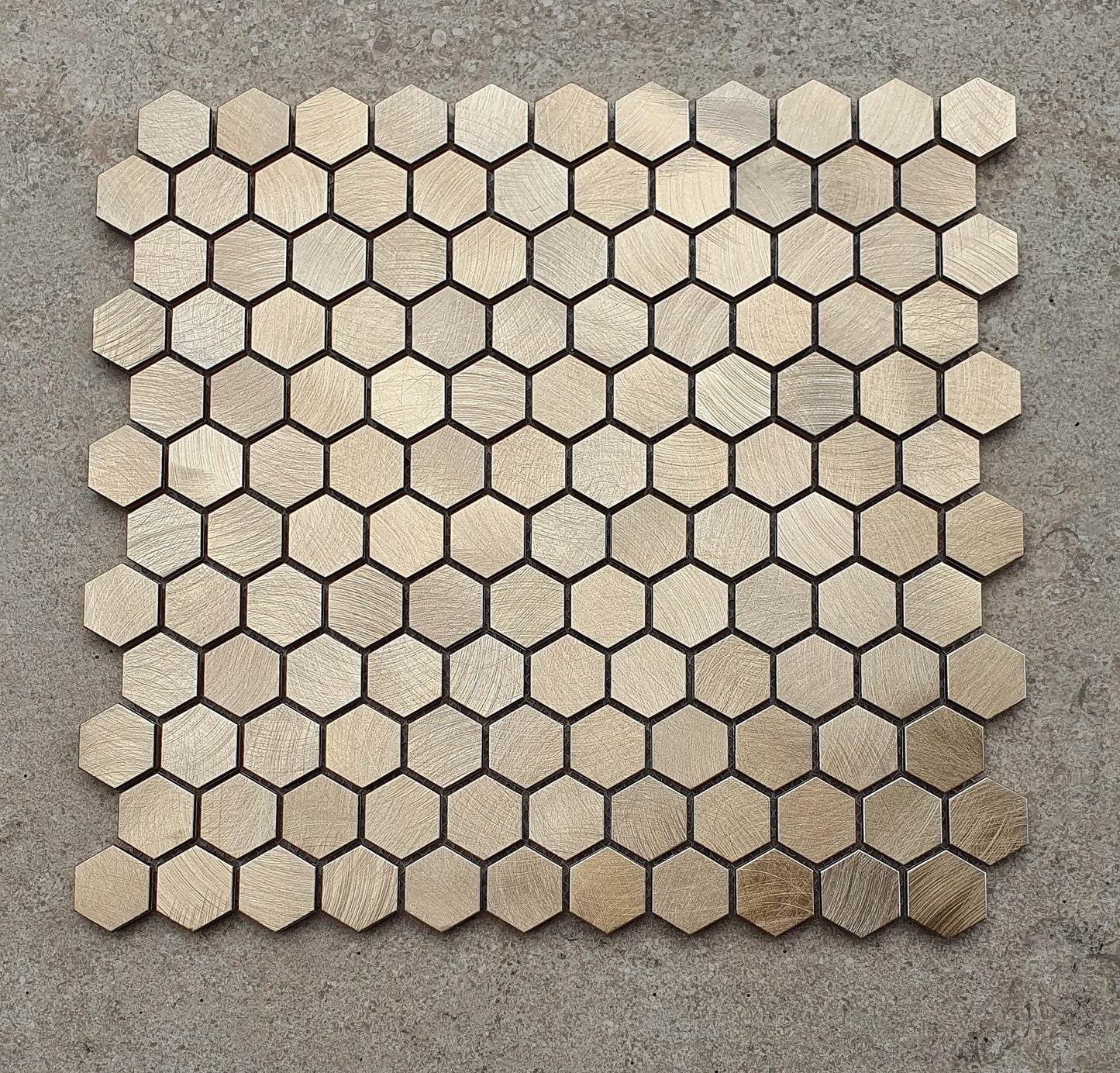 Aluminium-Sechseck gold