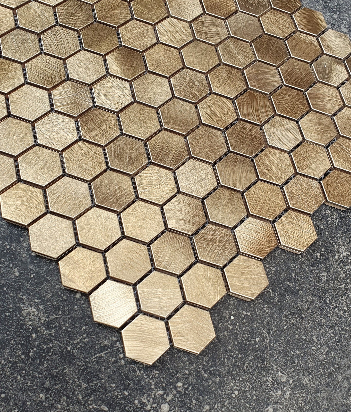 Aluminium-Sechseck gold